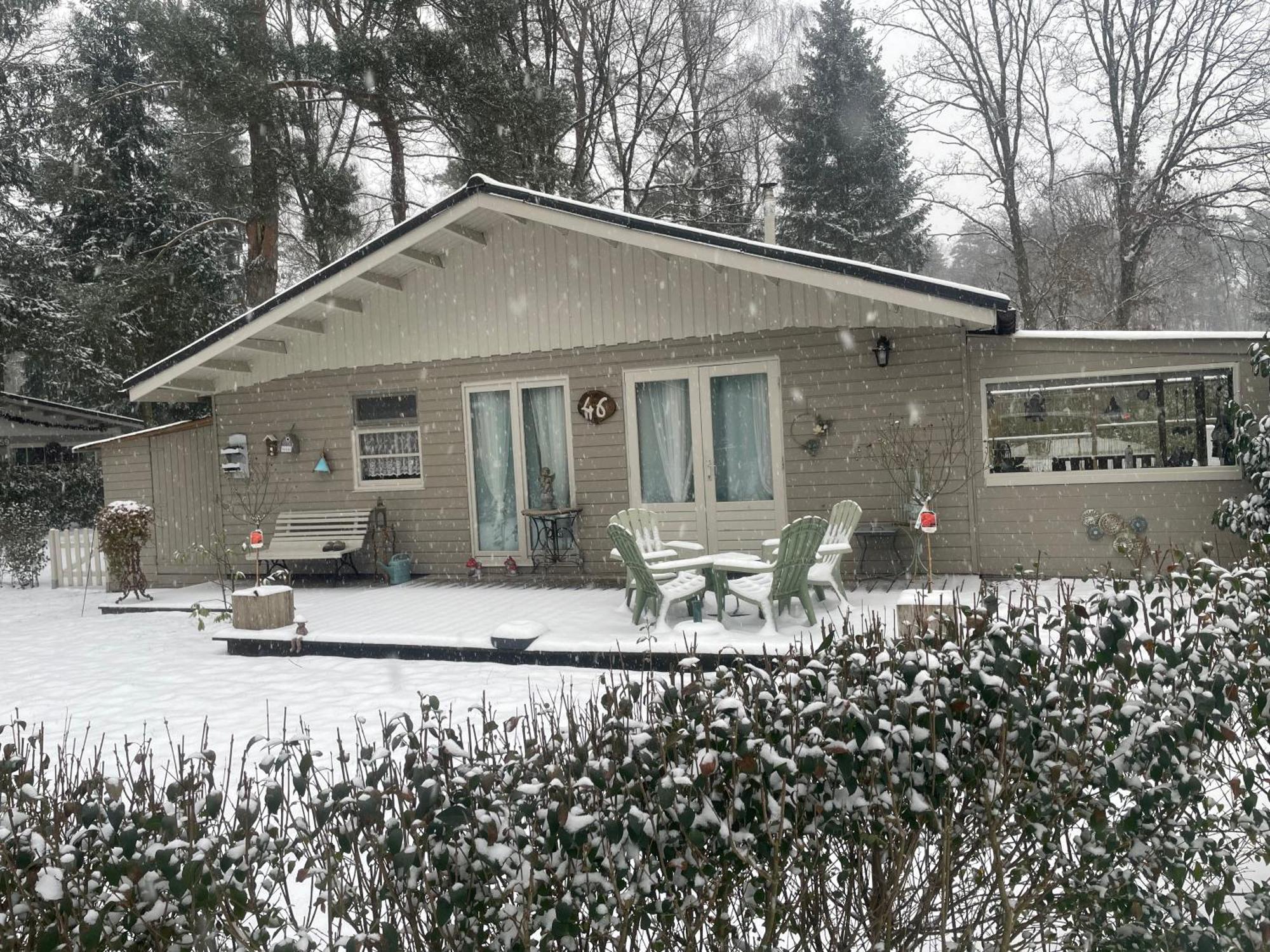 Chalet Sint-Hubertus Zutendaal Exteriör bild