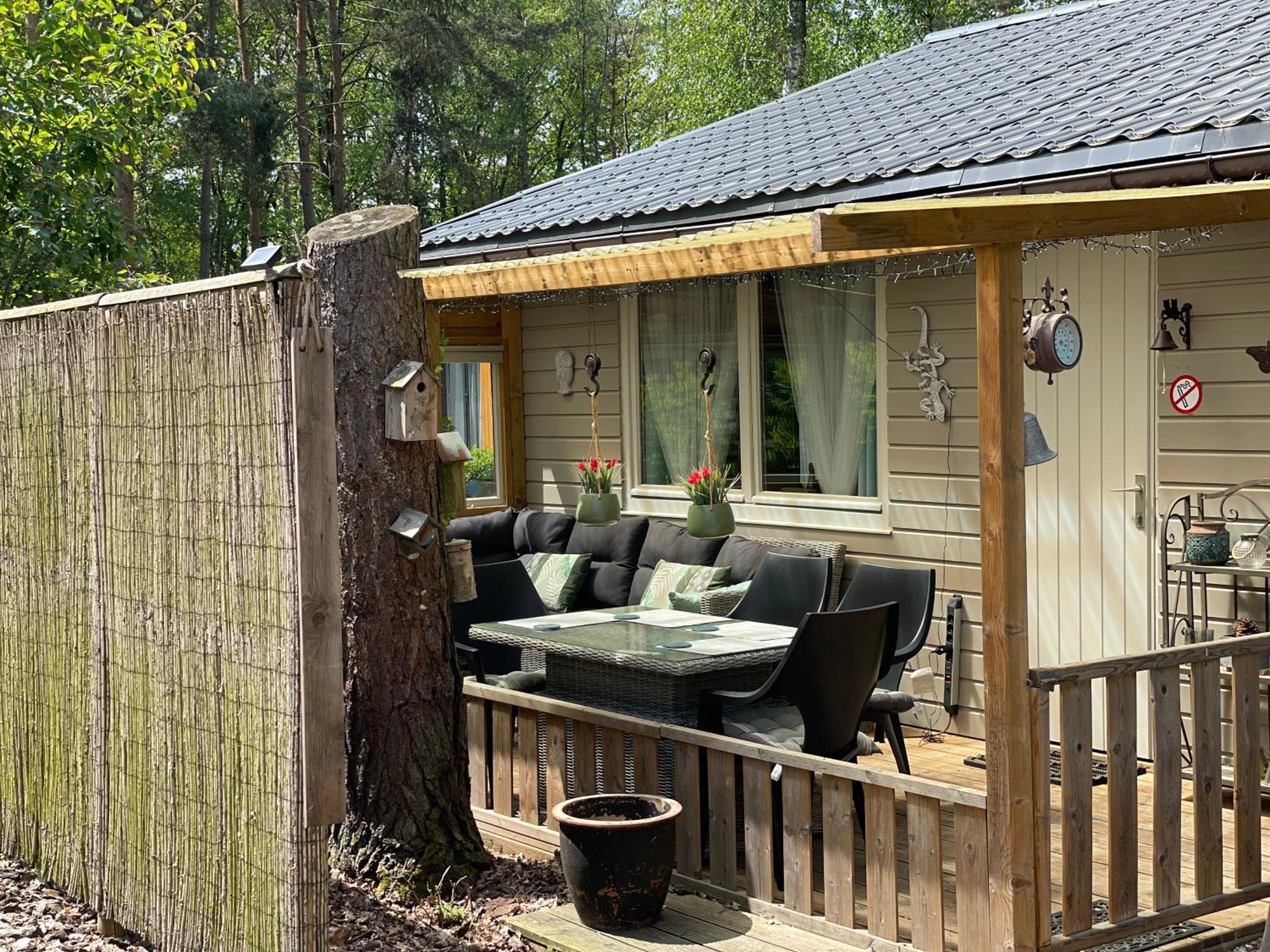 Chalet Sint-Hubertus Zutendaal Exteriör bild