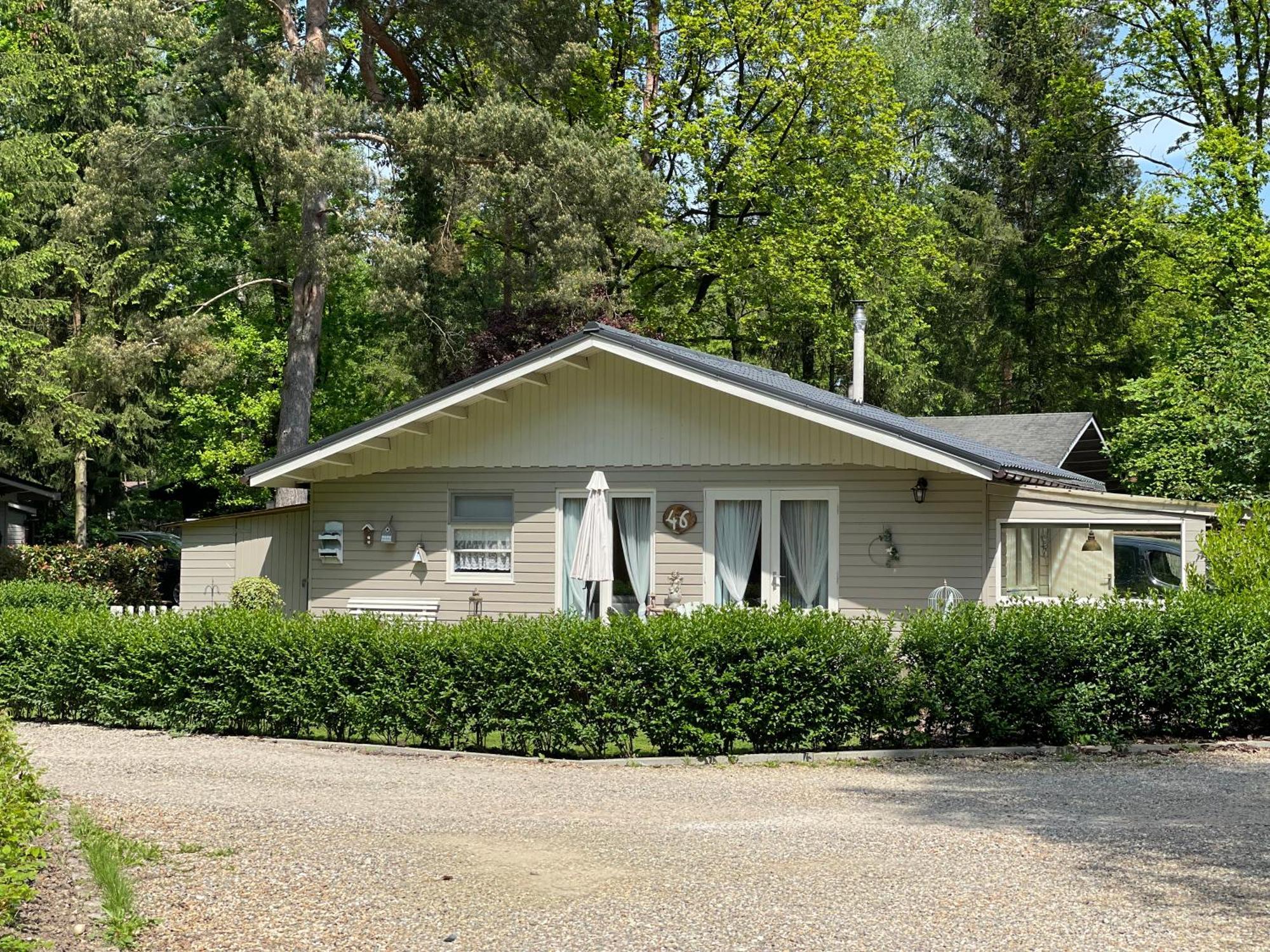 Chalet Sint-Hubertus Zutendaal Exteriör bild